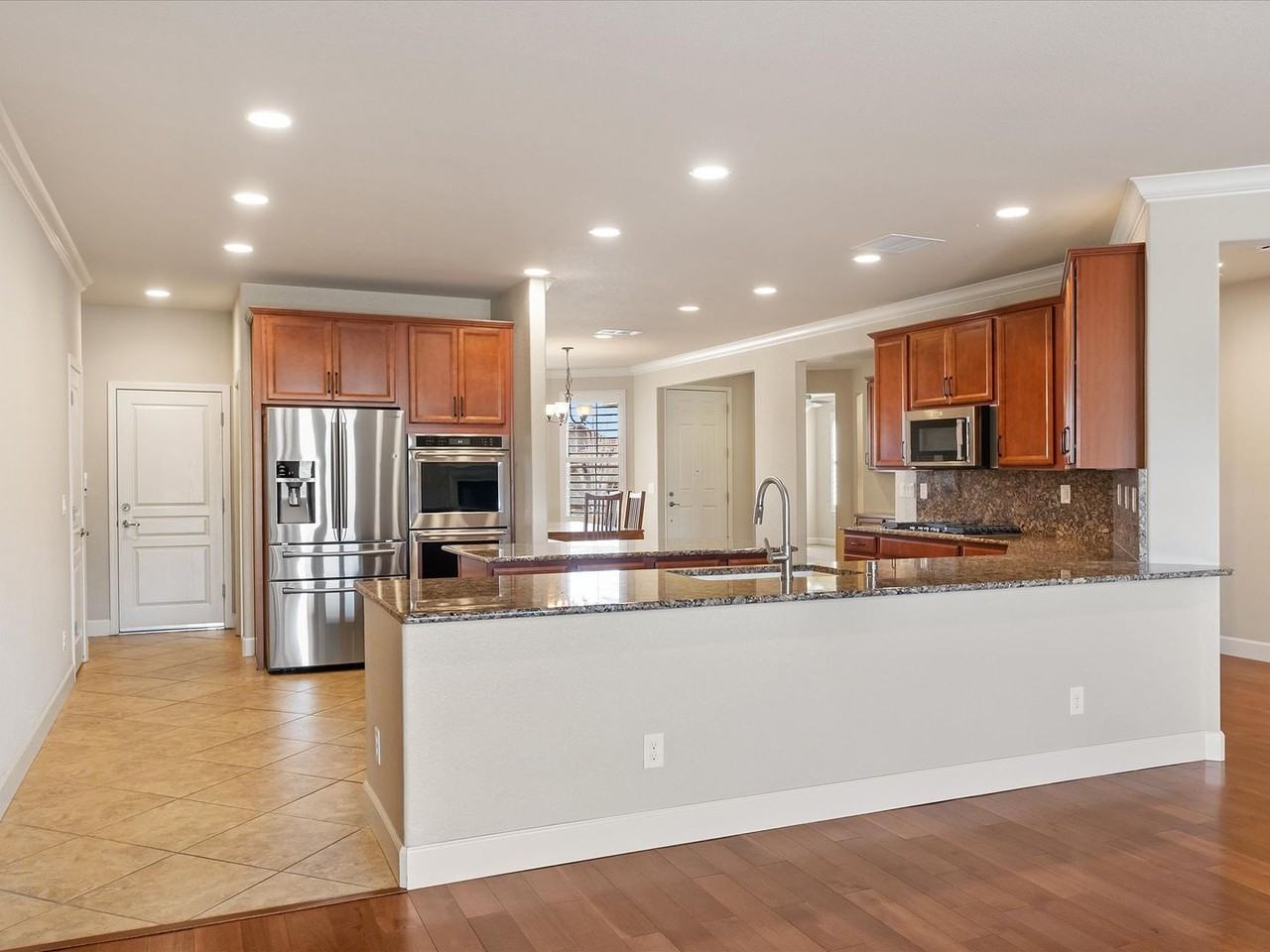 1335 Wakefield Trl - Photo 2 of 18