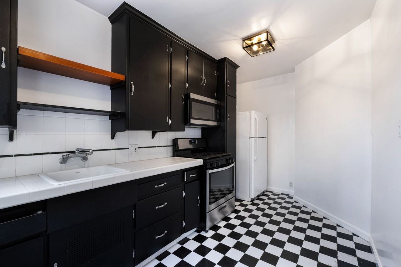 9006 Rangely Avenue - Photo 6 of 22