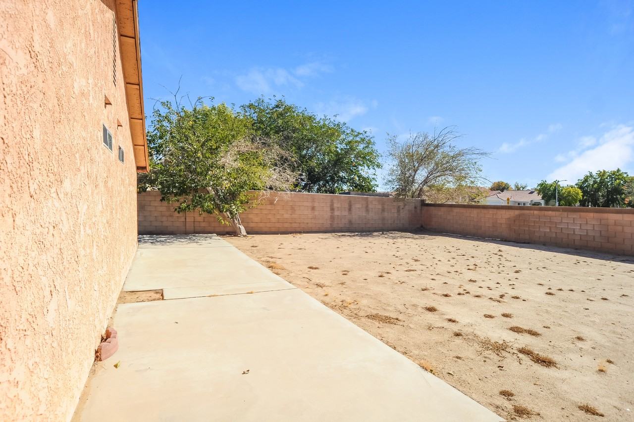 1518 East Avenue J3 - Photo 6 of 17