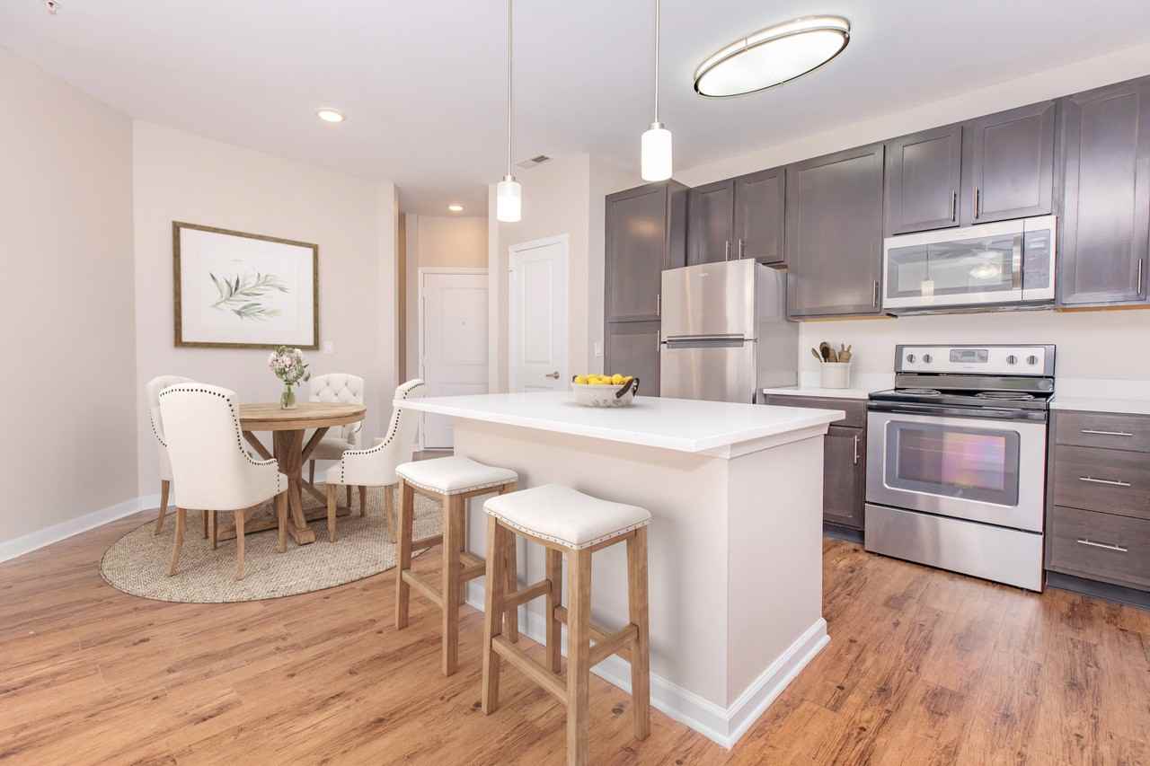 The Oliver Bloomfield - Photo 5 of 38