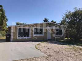 featured image of 1128 Nw 7th Ter