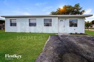 featured image of 2121 Nw 28th Ter