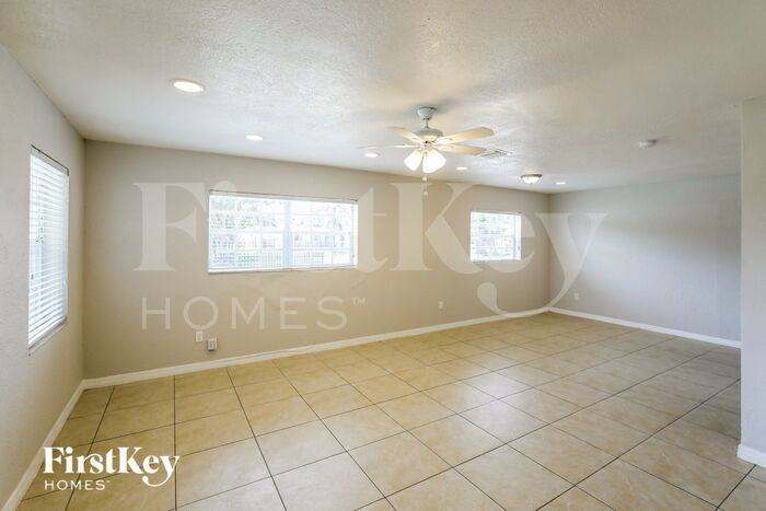 1351 Nw 188th Ter - Photo 2 of 19