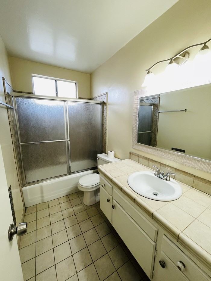 949 North Alfred Street #8 - Photo 7 of 8