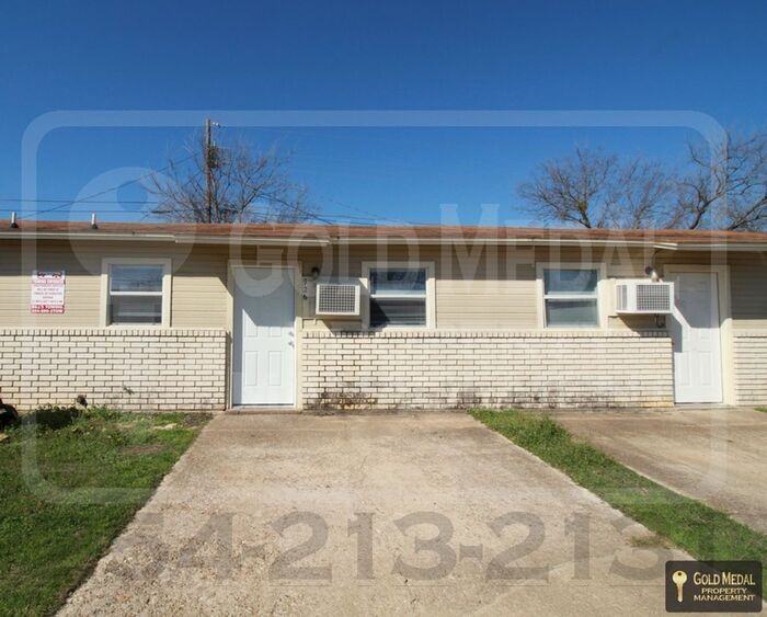 926 J R Ct - Photo 2 of 13