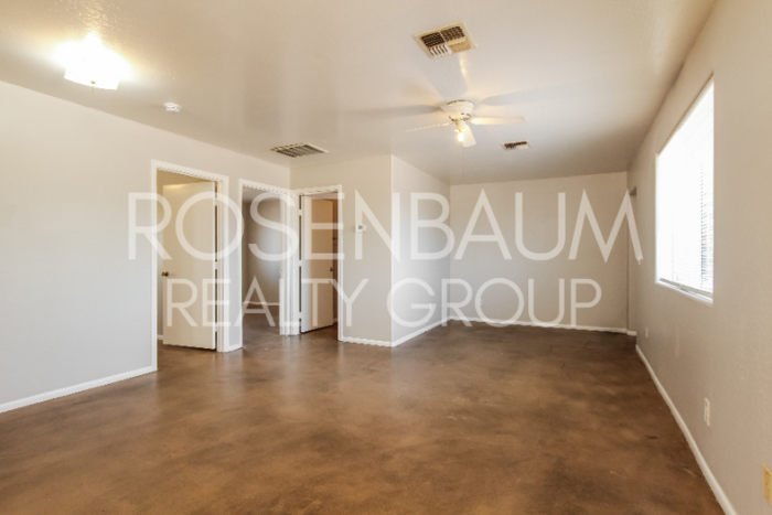 918 S 1st Ave #2 - Photo 5 of 17