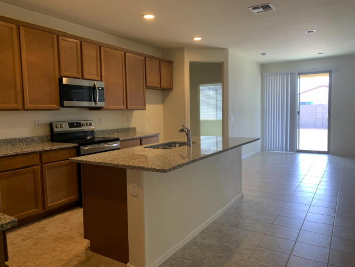 17751 W Daley Ln - Photo 7 of 20