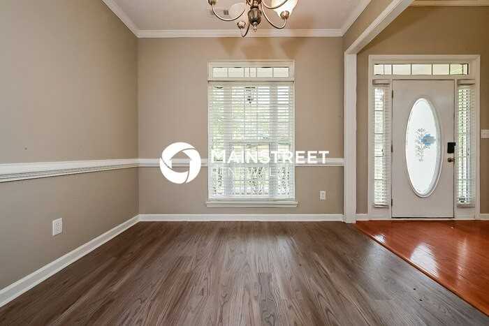 349 Plantation Cir - Photo 4 of 17