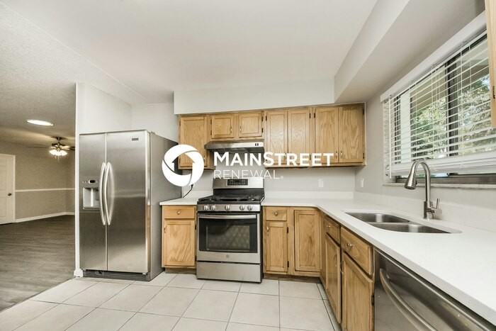 4822 Gifford Boulevard - Photo 5 of 16