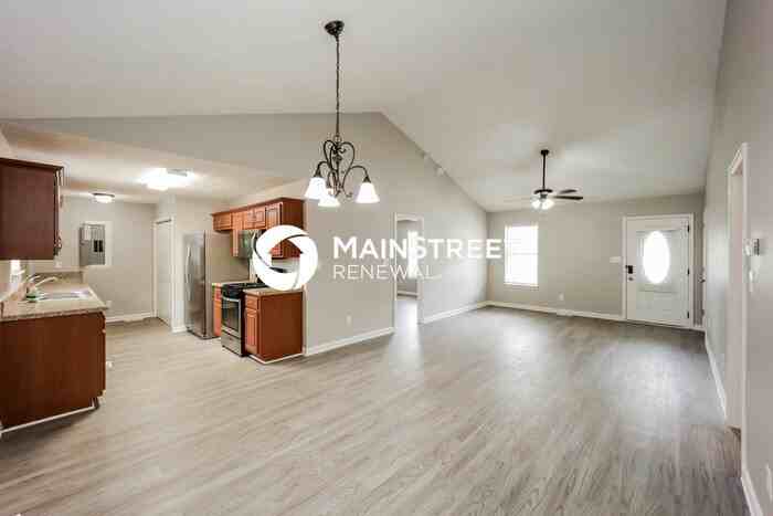 334 Barr Cir - Photo 4 of 16