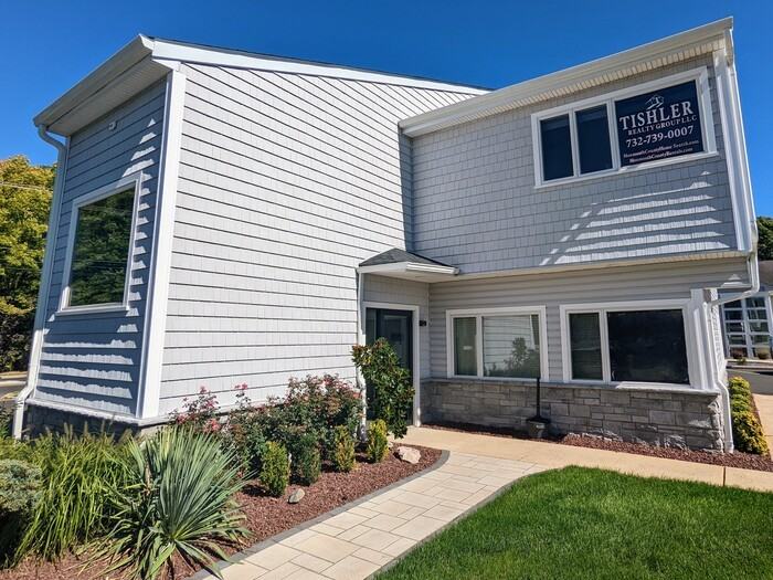 224 Middle Rd #4 - Photo 2 of 2