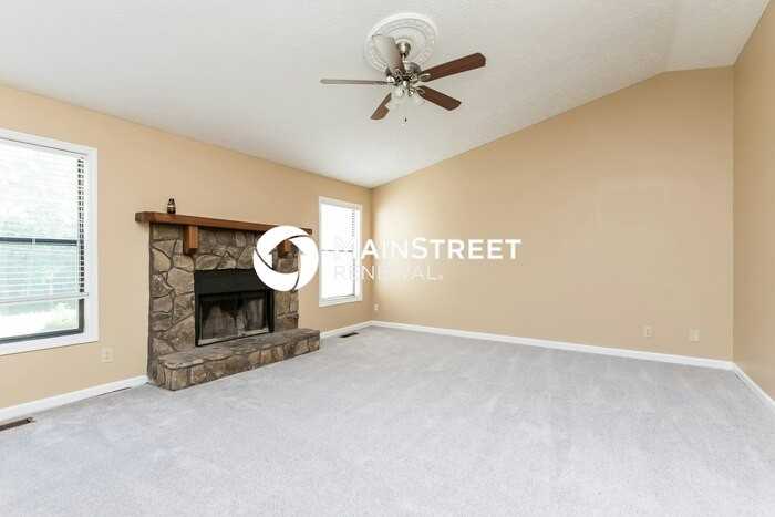 507 Hollow Ct - Photo 2 of 15