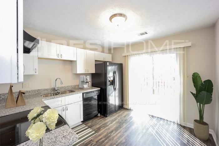 130 Lakeside Dr - Photo 3 of 21