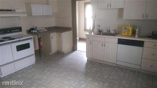 407 Pennsylvania Ave - Photo 2 of 13