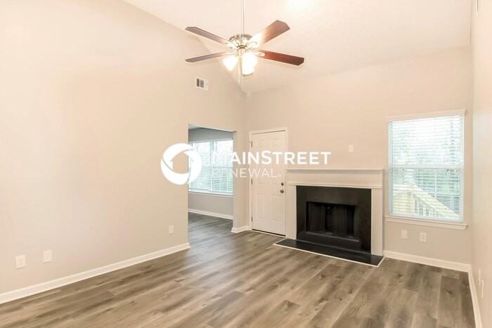 1286 Live Oak Terrace - Photo 4 of 17