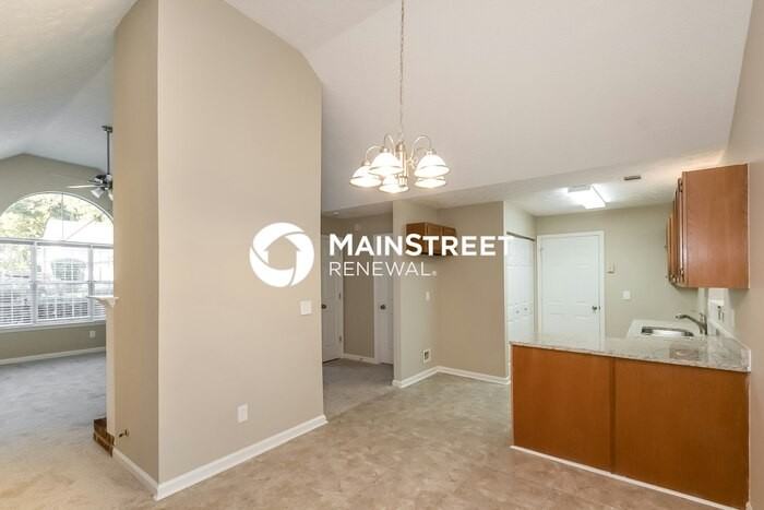 1136 Oakwood Manor Ct - Photo 6 of 15