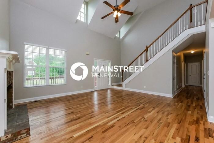 136 Lawrence Dr - Photo 2 of 18