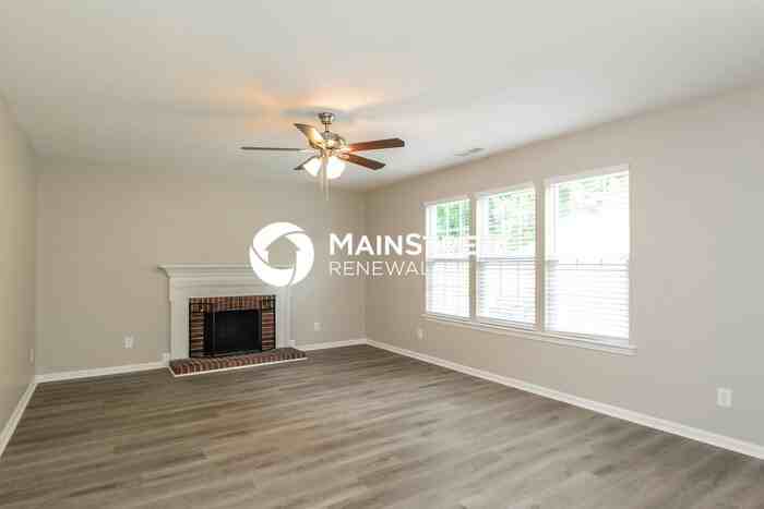 1524 Gordon Walters Drive - Photo 2 of 17