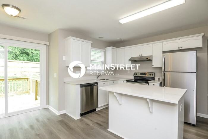 1524 Gordon Walters Drive - Photo 4 of 17