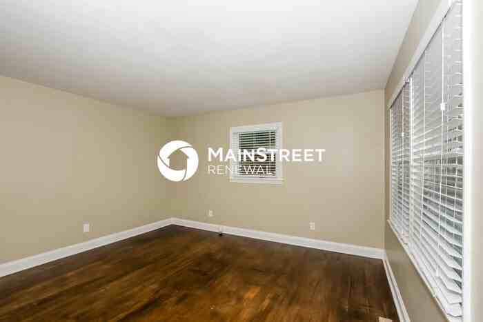 3630 Sargeant Drive - Photo 4 of 18