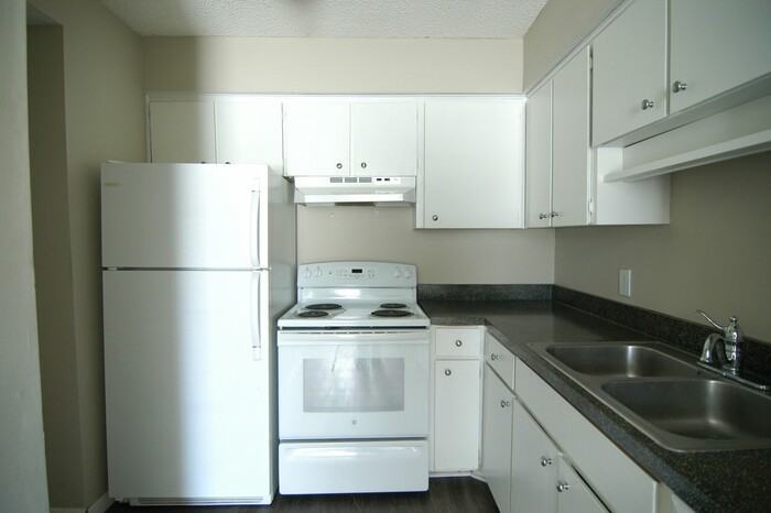 323 Forest Park Rd #6-9 - Photo 6 of 21