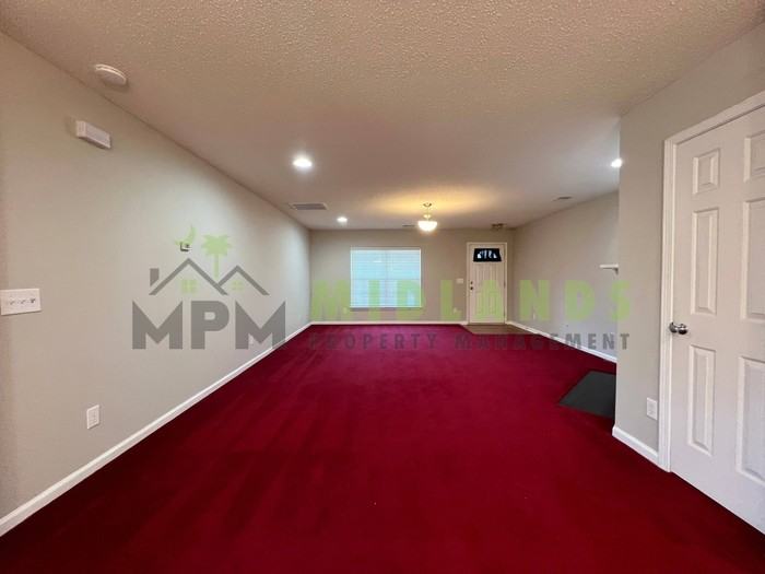 101 Baltic Ct - Photo 7 of 45