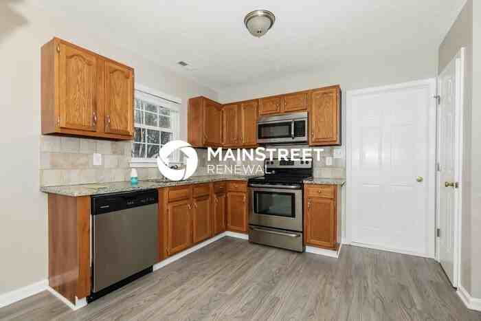 7009 Gatwick Lane - Photo 7 of 17