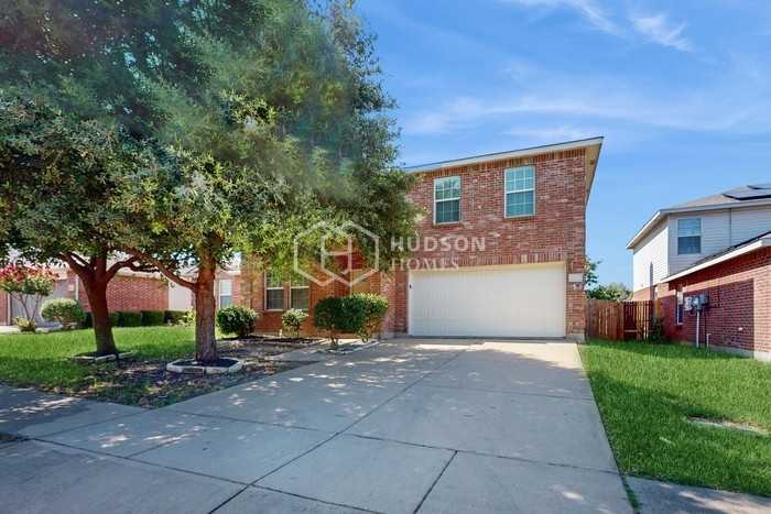 1832 Trego Dr - Photo 4 of 41