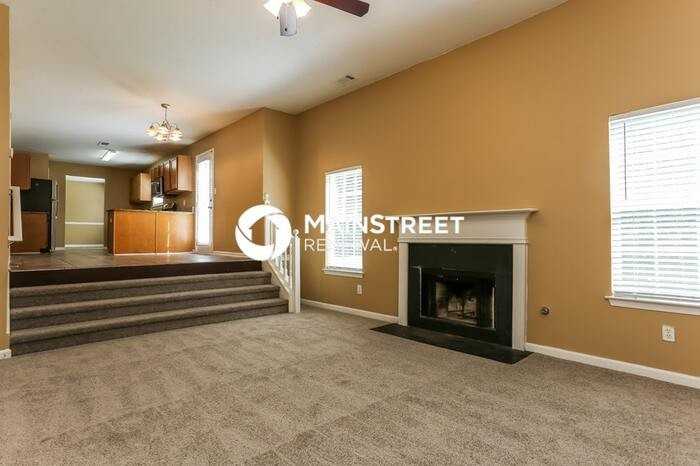 3083 Lonetree Point - Photo 4 of 18