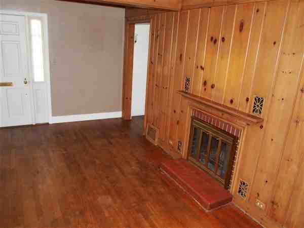 361 N West St - Photo 2 of 2