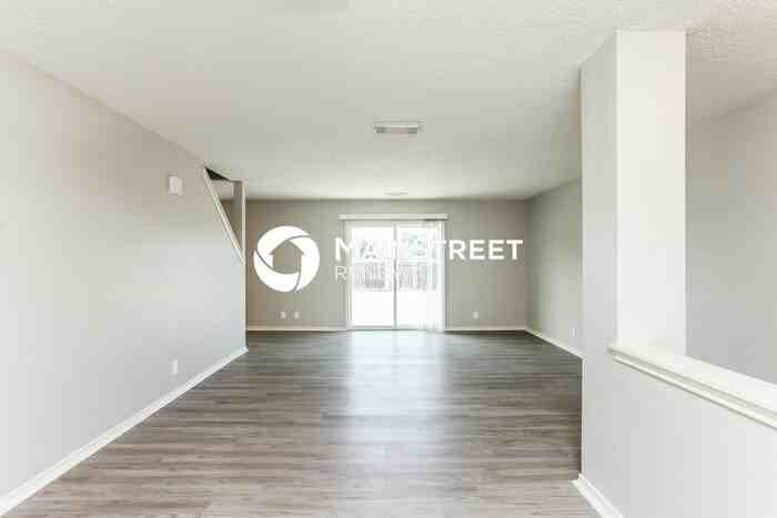 6135 Lyndell Spgs - Photo 3 of 17