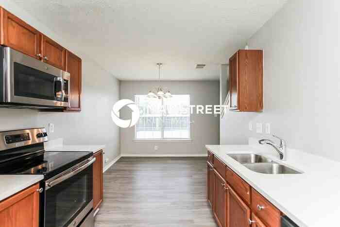 6135 Lyndell Spgs - Photo 6 of 17