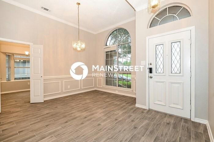 1450 Cromwell Street - Photo 2 of 16