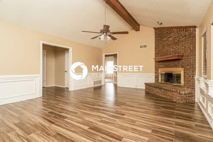 744 Santa Fe Trl - Photo 3 of 16