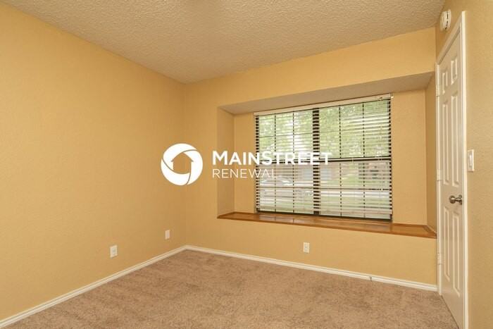 744 Santa Fe Trl - Photo 7 of 16