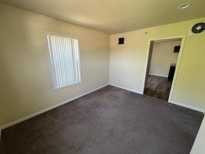 525 Sprague Ave #4 - Photo 3 of 8