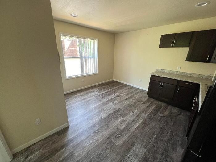 525 Sprague Ave #4 - Photo 6 of 8