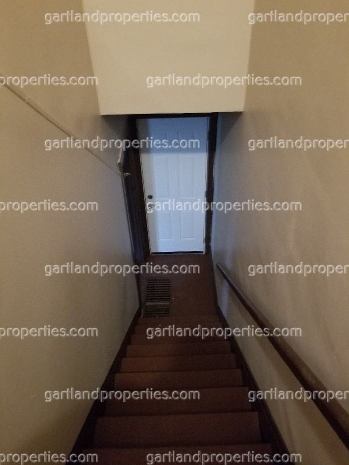 2047 Logan Ave #4 - Photo 6 of 10