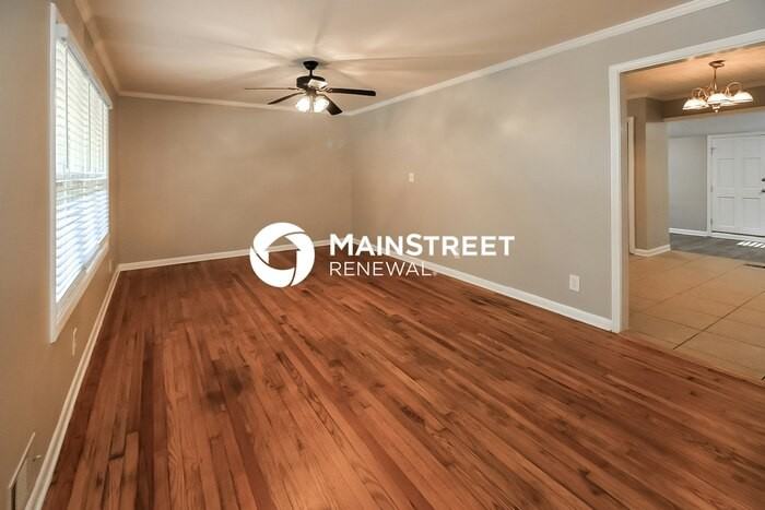 2745 Westford Ct - Photo 2 of 18