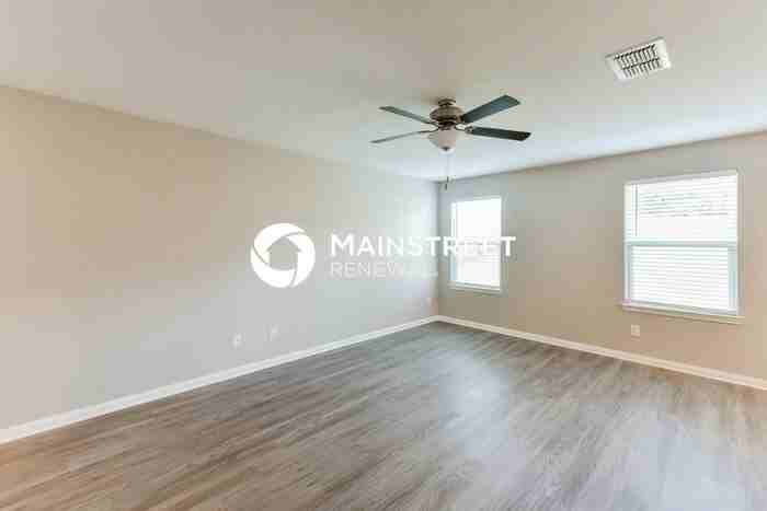 6119 Lakefront - Photo 3 of 17