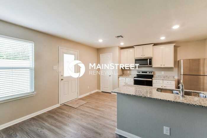 6119 Lakefront - Photo 5 of 17