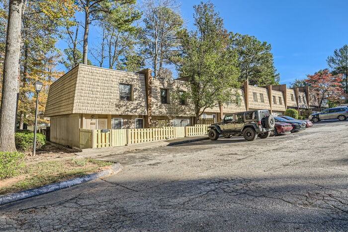 6424 Woodstone Way - Photo 3 of 27