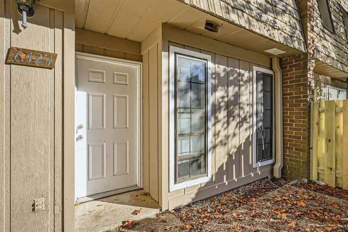 6424 Woodstone Way - Photo 4 of 27