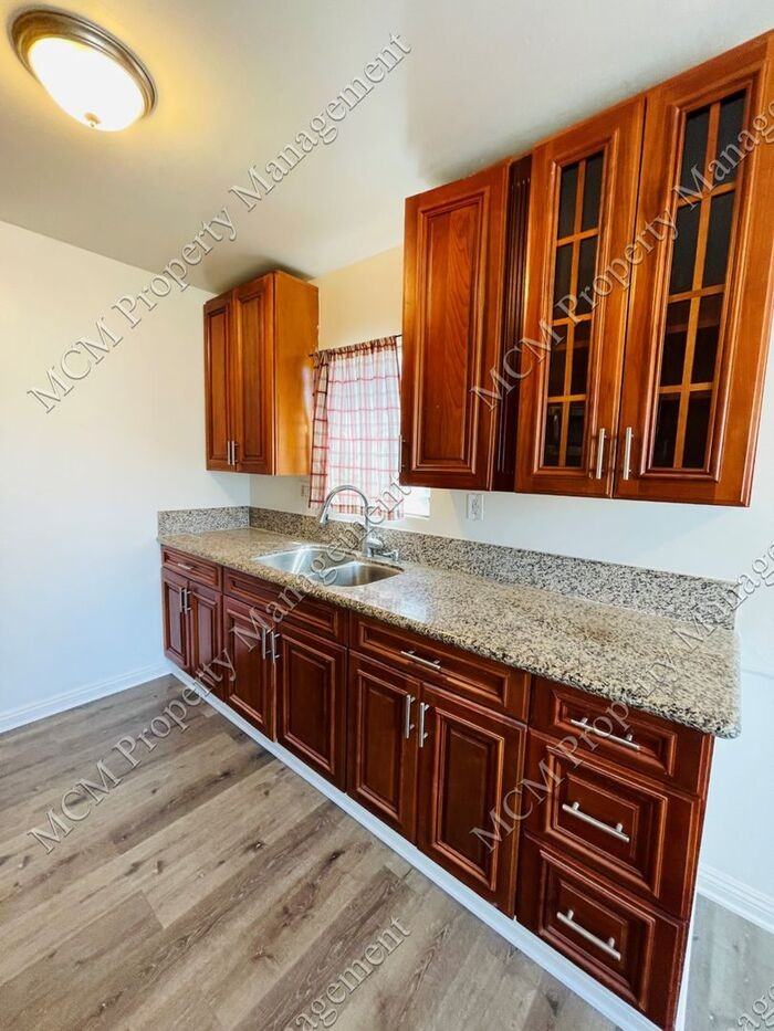 19419 Victory Boulevard #2 - Photo 6 of 11