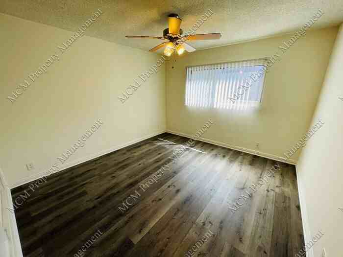 19419 Victory Boulevard #2 - Photo 7 of 11