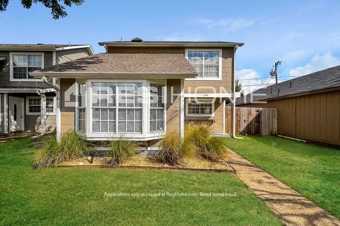 2140 Chatham Square Ct