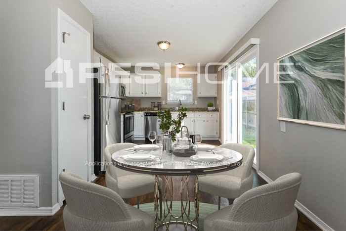 2140 Chatham Square Ct - Photo 3 of 17