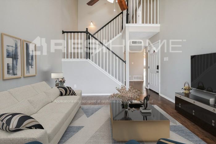 2140 Chatham Square Ct - Photo 6 of 17