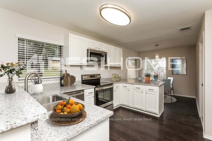 7024 Ochopee Ct - Photo 2 of 19