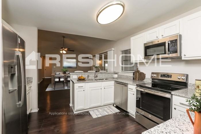 7024 Ochopee Ct - Photo 3 of 19